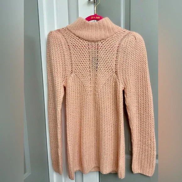 Express Blush Pink Open-Knit Turtleneck Sweater Size Medium NWT - Picture 3 of 4